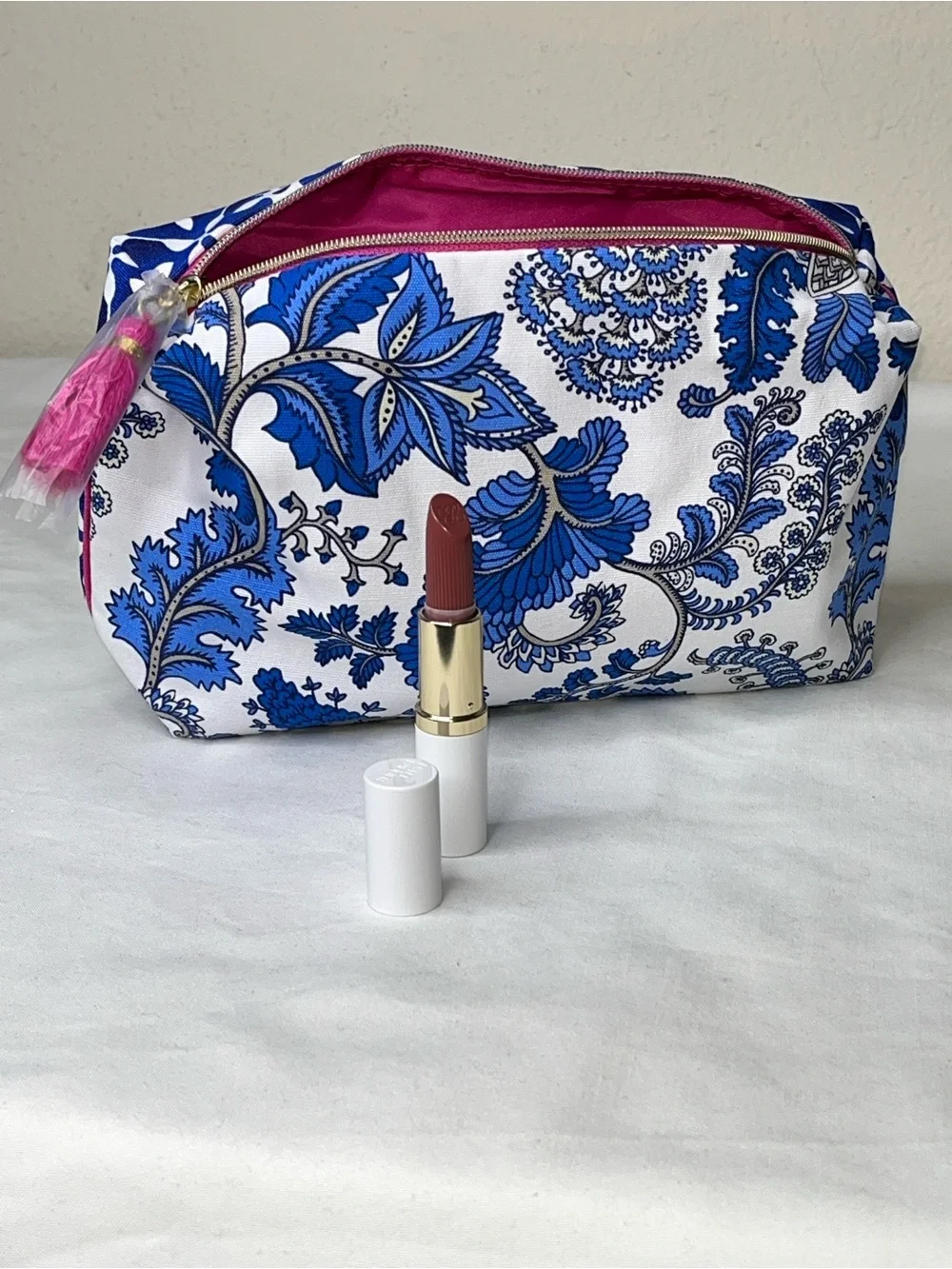 Estee Lauder Pure Color 440 Irresistible Lipstick Cream Finish & Bag Bundle Set